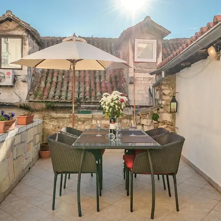 Lct Alberti Palace Apartment