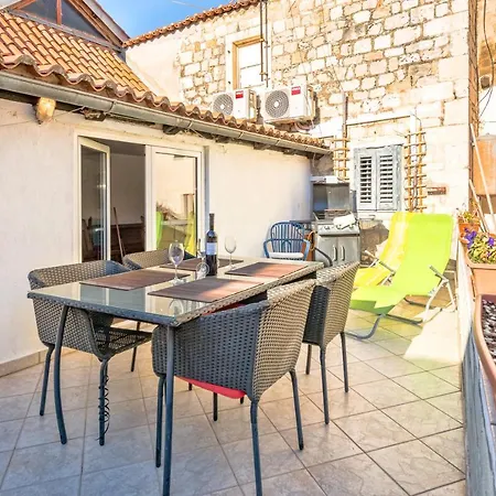 Lct Alberti Palace Apartment